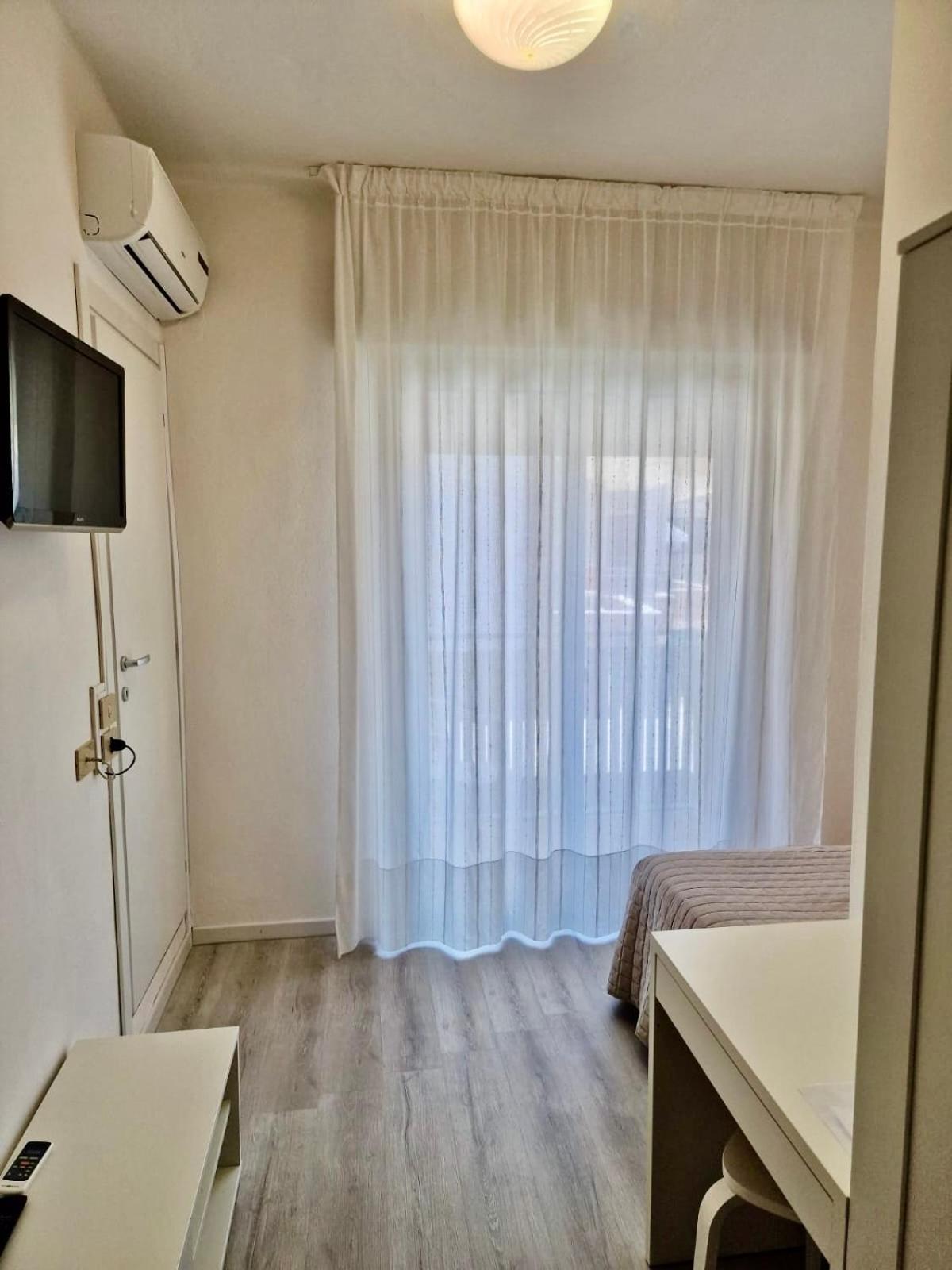 Hotel Augusta كاوْرلي المظهر الخارجي الصورة