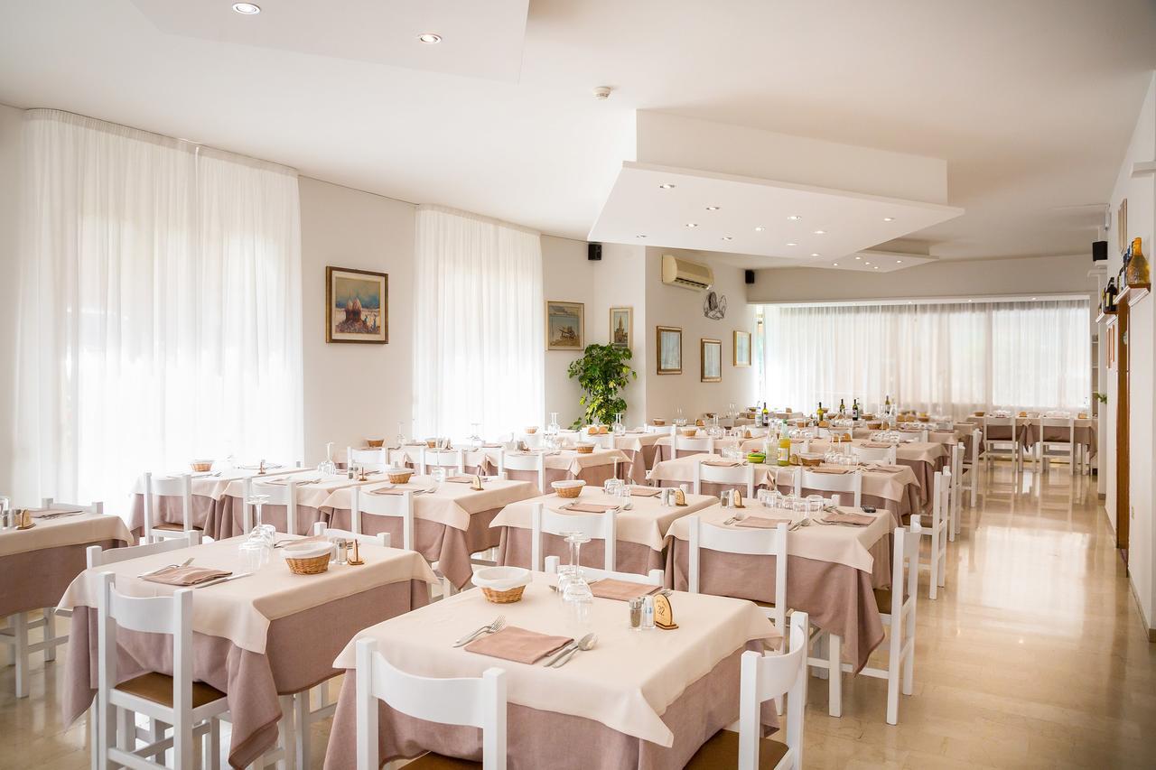 Hotel Augusta كاوْرلي المظهر الخارجي الصورة